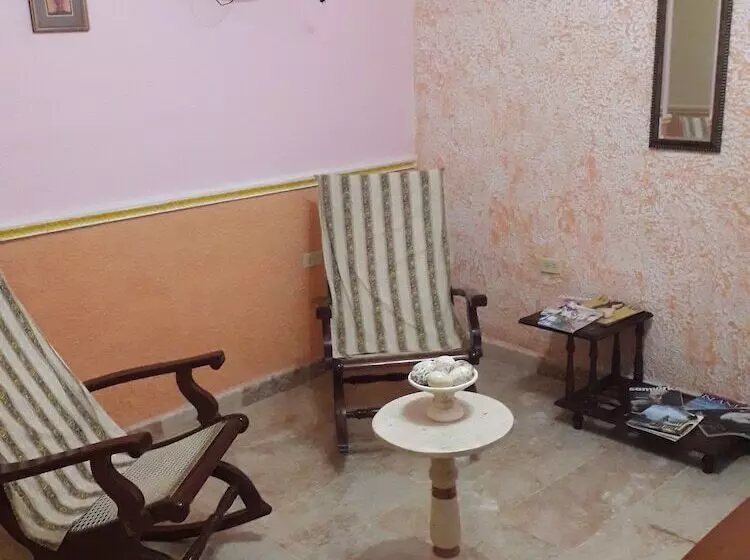 ペンション Hostal La Salvadera