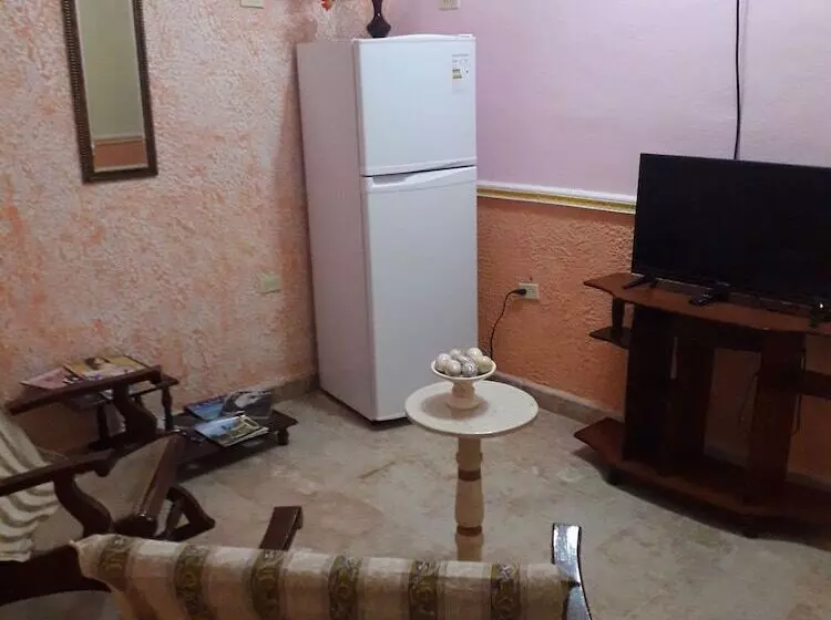 ペンション Hostal La Salvadera