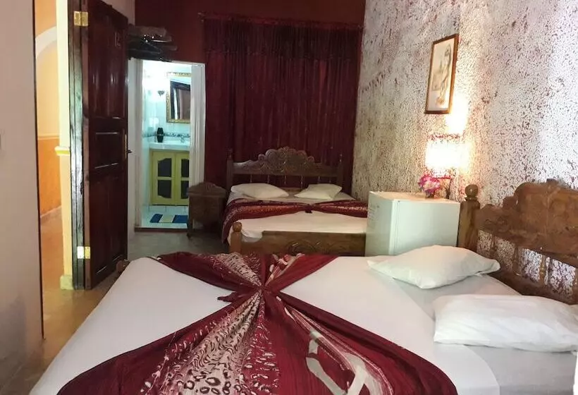 ペンション Hostal La Salvadera