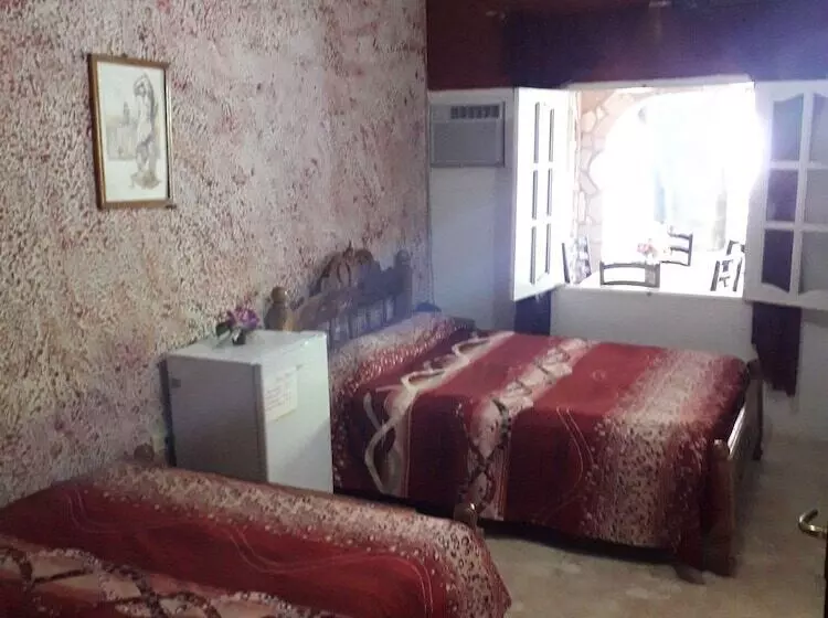 ペンション Hostal La Salvadera