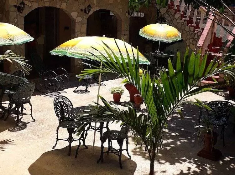 ペンション Hostal La Salvadera