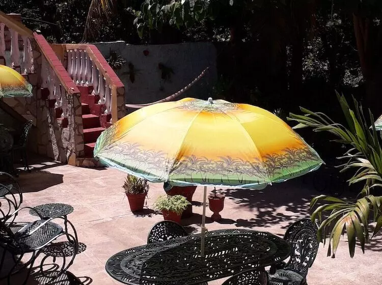 ペンション Hostal La Salvadera