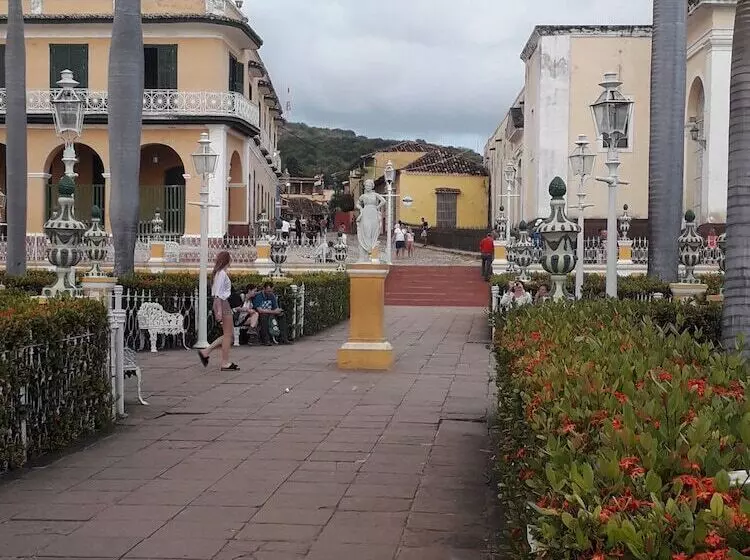 ペンション Hostal La Salvadera