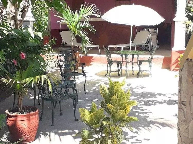 ペンション Hostal La Salvadera