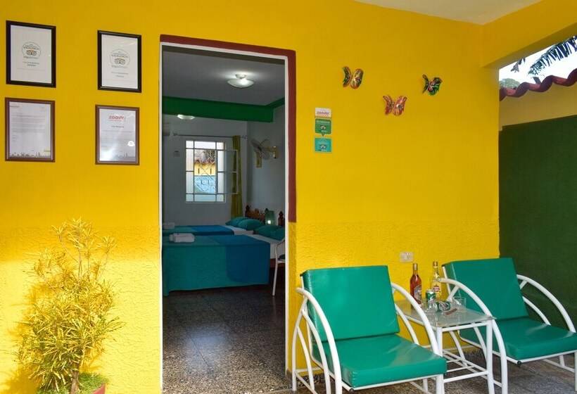 پانسیون Villa Mariposa