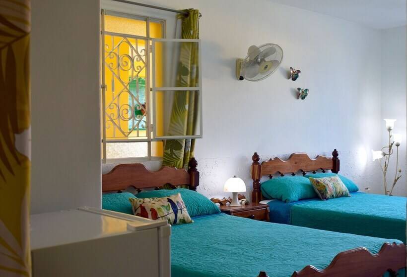 پانسیون Villa Mariposa