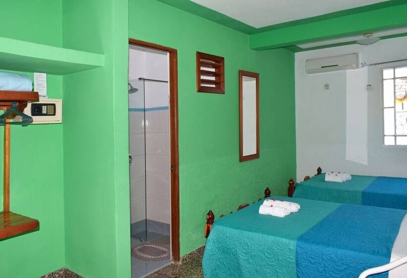 پانسیون Villa Mariposa