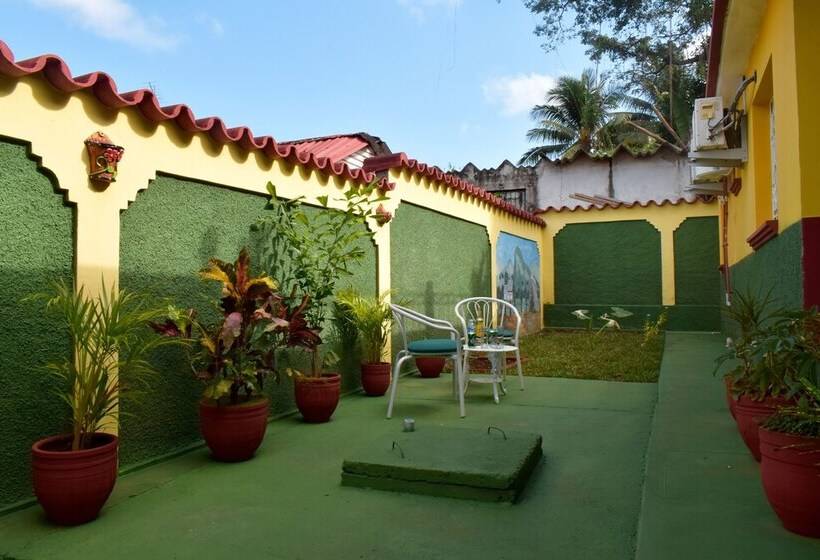 پانسیون Villa Mariposa