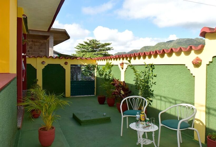 پانسیون Villa Mariposa