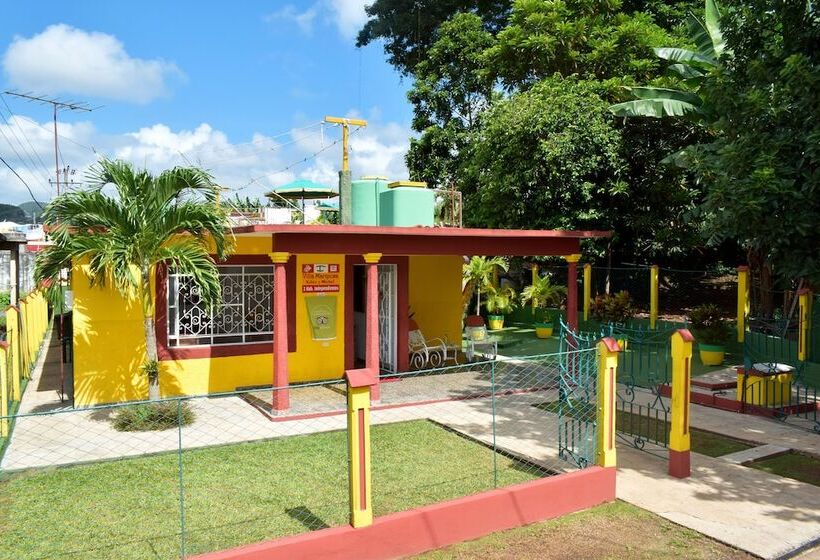 پانسیون Villa Mariposa