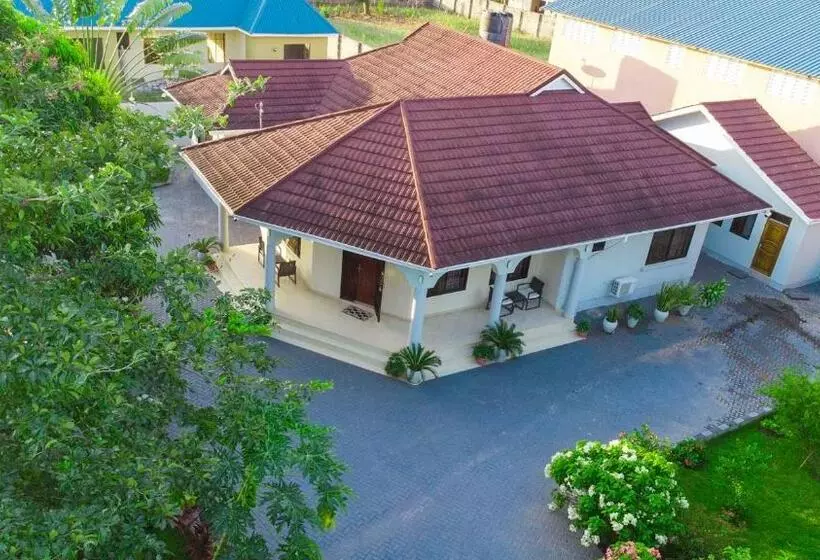 هاستل Plavender Inn
