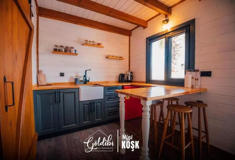 Aamiaismajoitus (B&B) Sapanca Göldibi Suit Bungalov