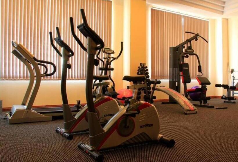 هتل Aye Chan Thar