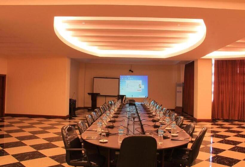 هتل Aye Chan Thar