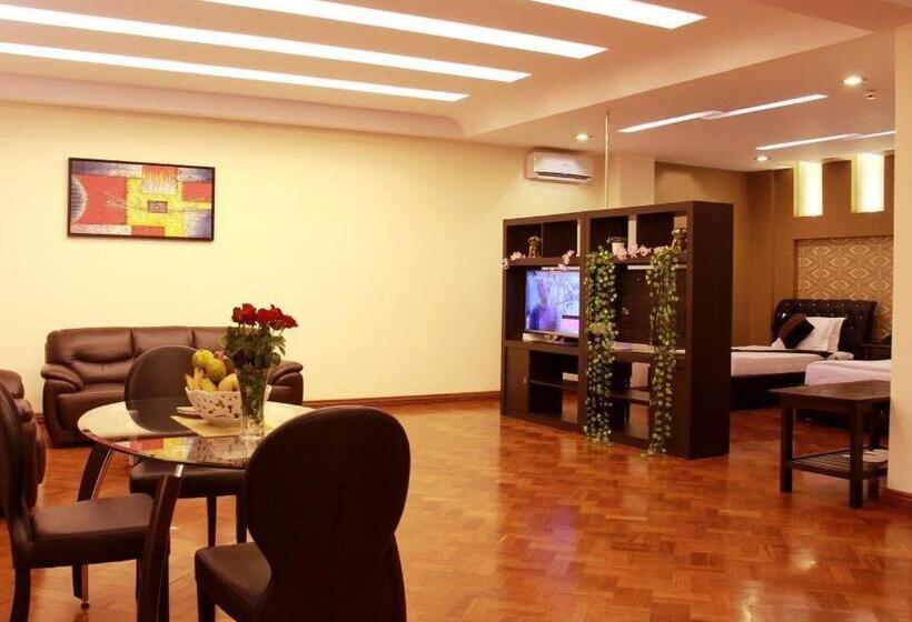 هتل Aye Chan Thar