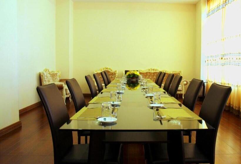 هتل Aye Chan Thar