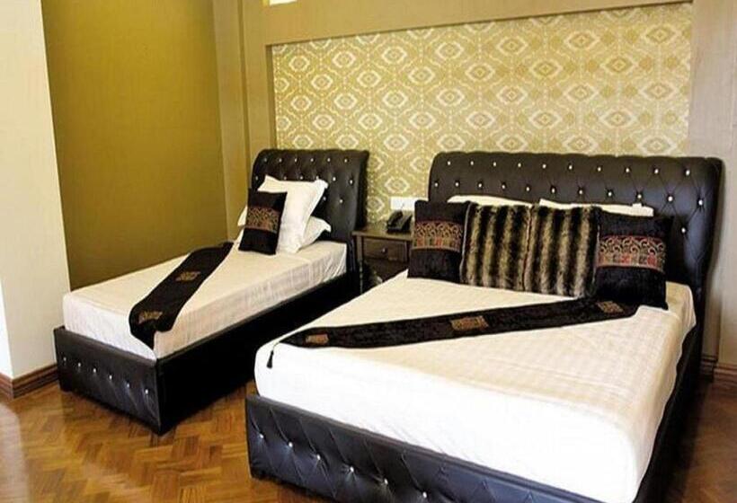 هتل Aye Chan Thar