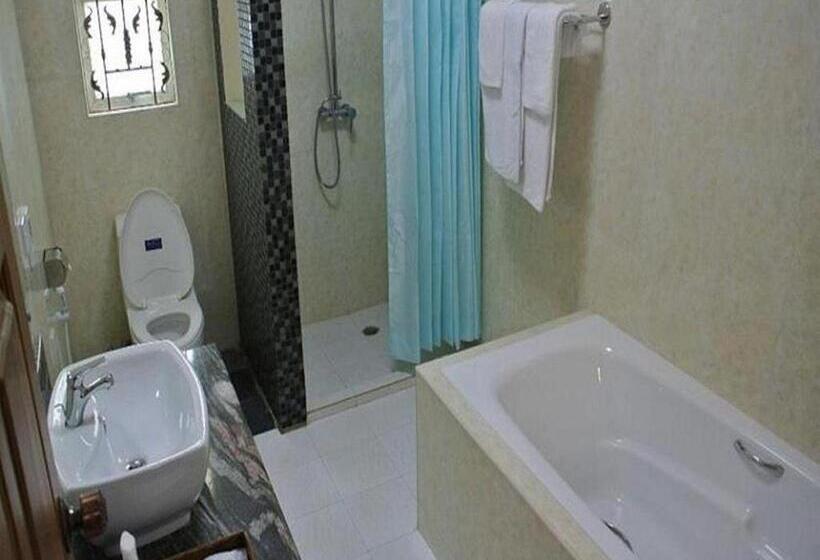 هتل Aye Chan Thar