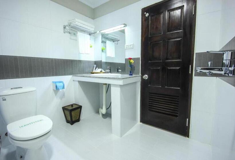 هتل Immana Grand Inle