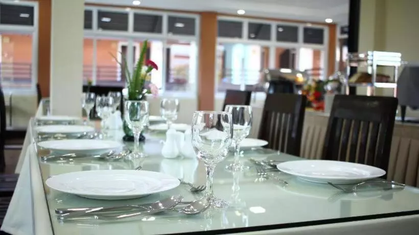 هتل Immana Grand Inle