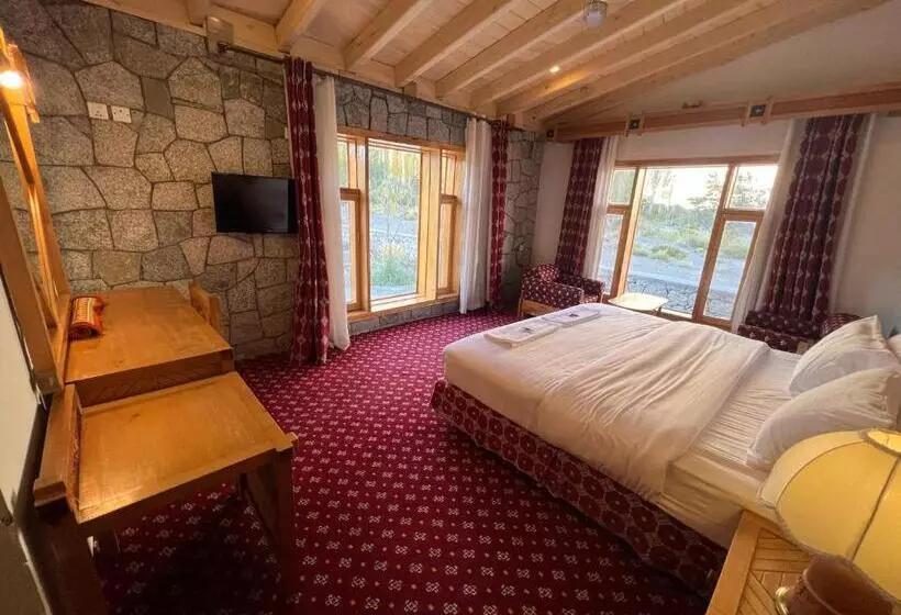 هتل Montvale Resort