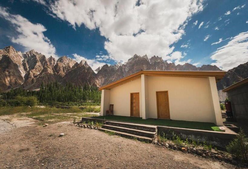 هتل Montvale Resort