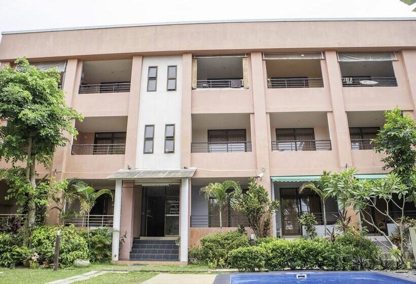 בית מלון כפרי Oyo 567 U Residence