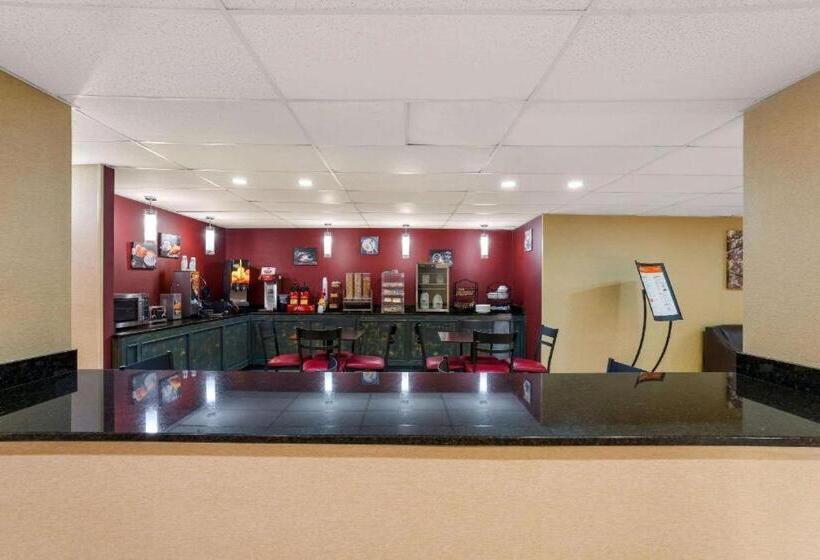 בית מלון כפרי Rodeway Inn