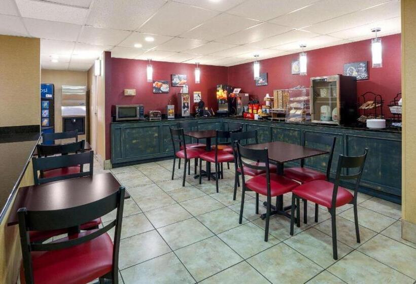 בית מלון כפרי Rodeway Inn