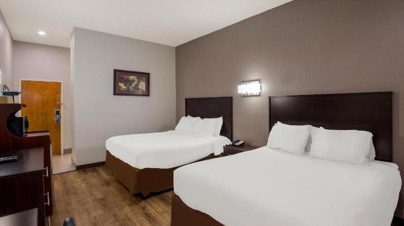 בית מלון כפרי Rodeway Inn