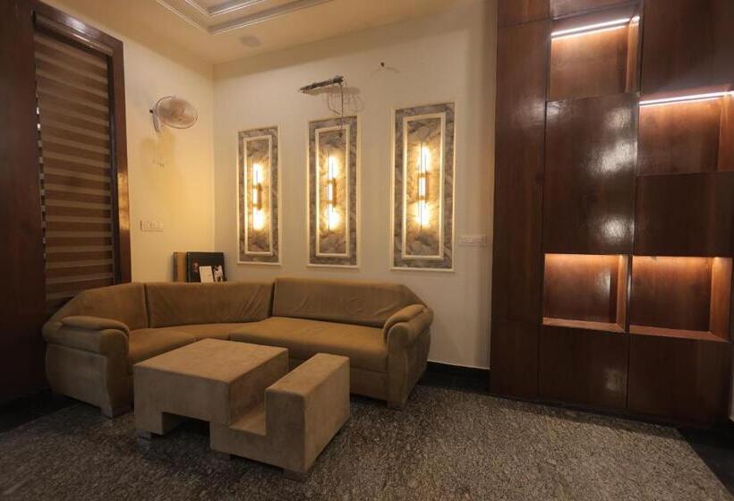 בית מלון כפרי Shrinath Palace