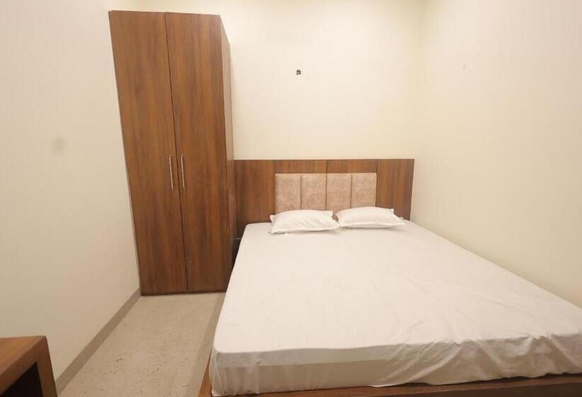 בית מלון כפרי Shrinath Palace