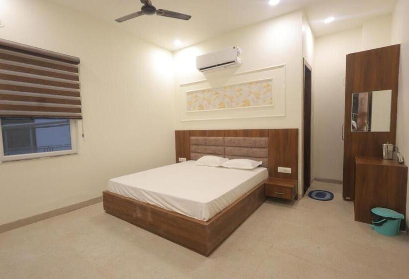 בית מלון כפרי Shrinath Palace