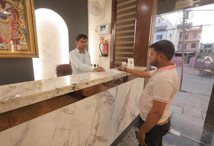 בית מלון כפרי Shrinath Palace