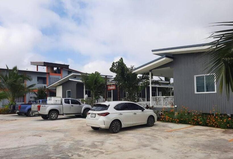 Pensió Jira Homestay บ้านเดี่ยวเป็นหลัง