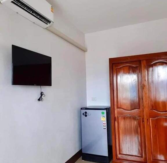 Pensió Jira Homestay บ้านเดี่ยวเป็นหลัง