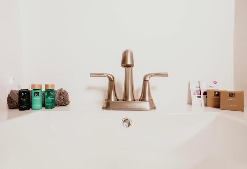 پانسیون Mata E Platano Guesthouse