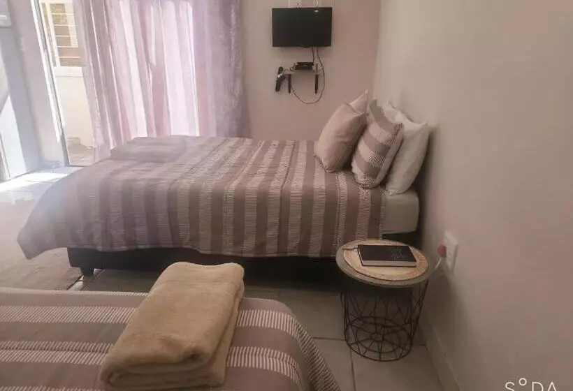 ペンション Opiepad Guesthouse