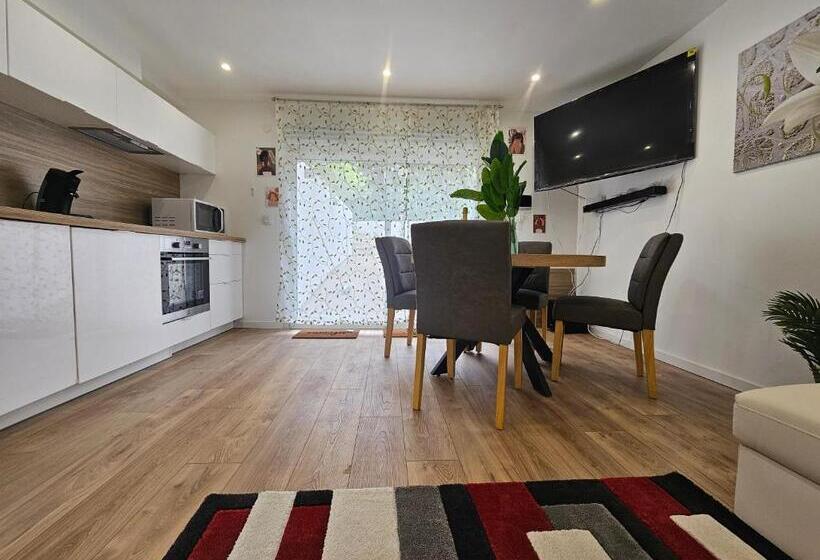 Пансион Salons Chennevières