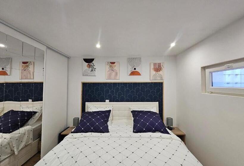 Пансион Salons Chennevières