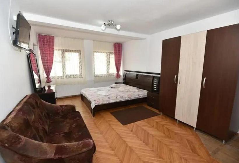 بنسيون Vila Bianca