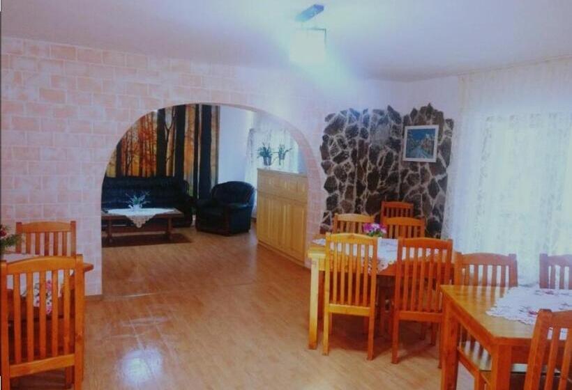 بنسيون Vila Bianca