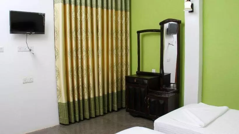 Yala Way Hide Resort