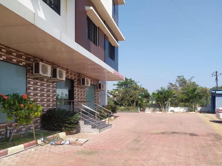 Zip By Spree Hotels Shirdi