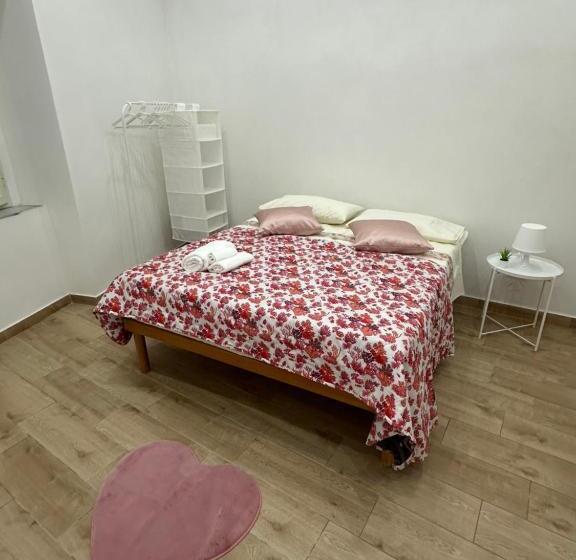 تختخواب و صبحانه Angolo Paradiso