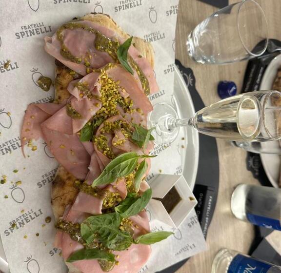 تختخواب و صبحانه Angolo Paradiso