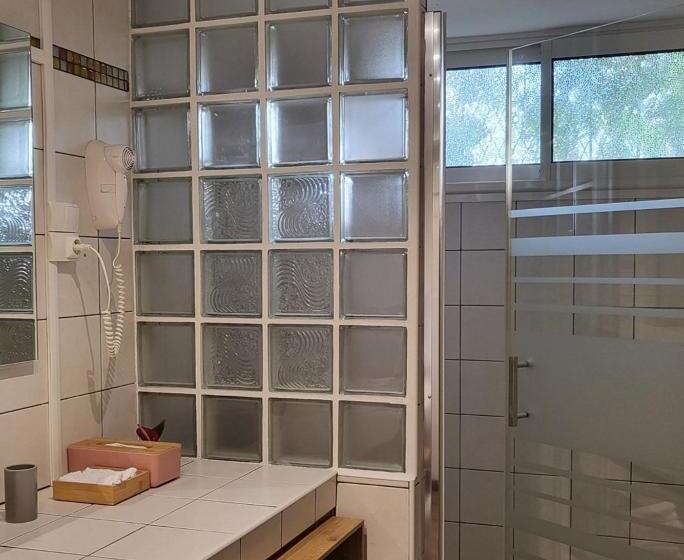 تختخواب و صبحانه Chambre D Hôtes Chez Bea Ch Familiale