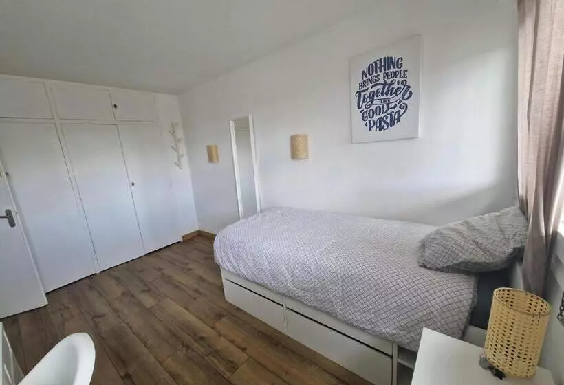 Aamiaismajoitus (B&B) Chambre Quartier Gare Orleans