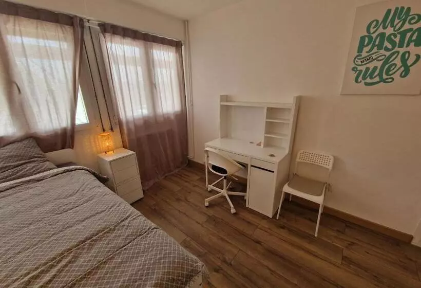 Aamiaismajoitus (B&B) Chambre Quartier Gare Orleans