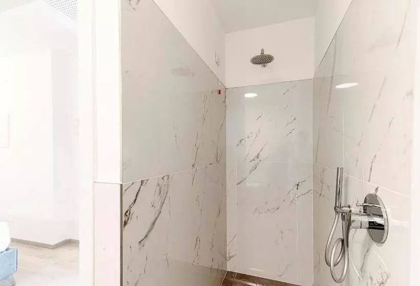 Hotelli La Vignetta Cernobbio